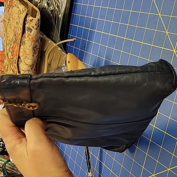 Dove Vintage Zipper Clutch Purse Dark Blue Leather 13 x 7 x 1 - Picture 8 of 9